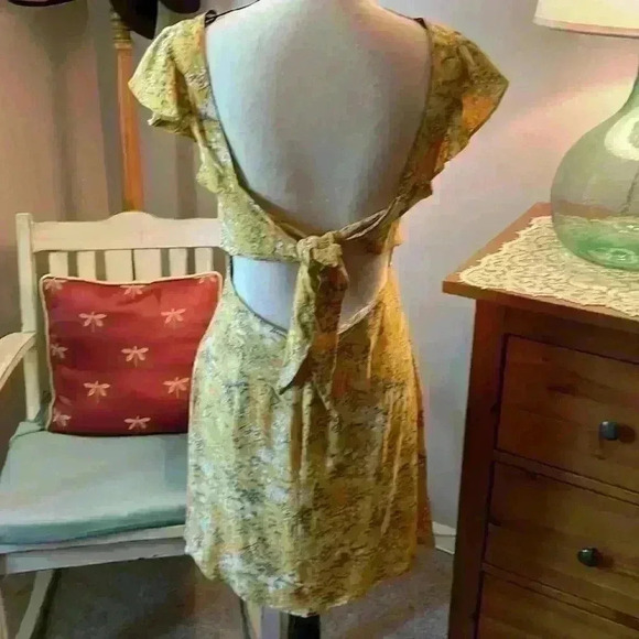 Forever 21 Dress Yellow Floral NWT - Picture 3 of 4